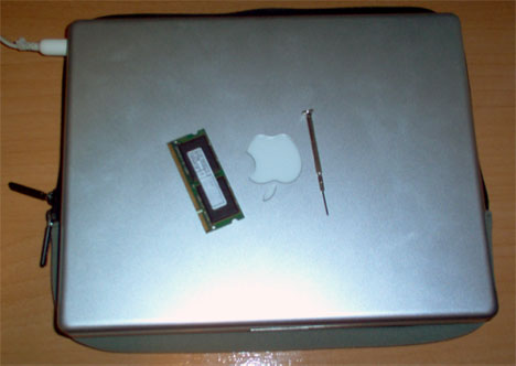 Installing RAM in a PowerBook G4