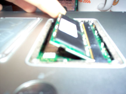 Installing RAM in a PowerBook G4